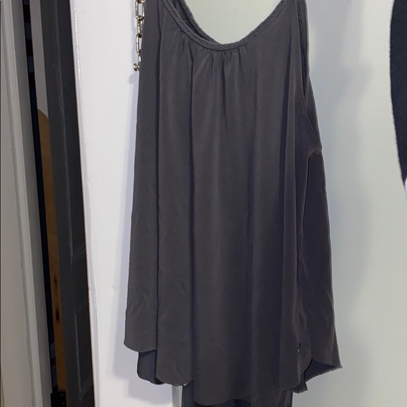 Flowy tank top! Lightly worn - Picture 2 of 2